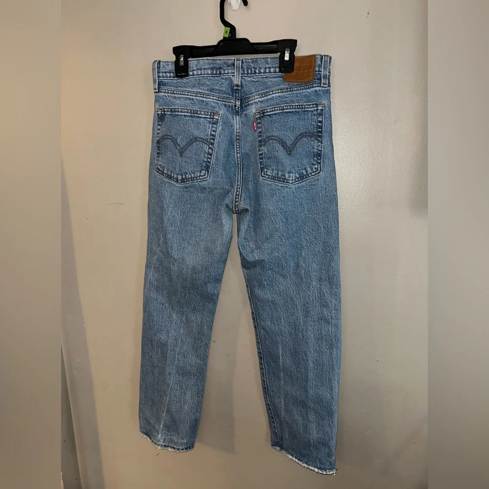 Levi’s Jeans - premium “wedgie straight” distressed medium blue button fly - Picture 9 of 13